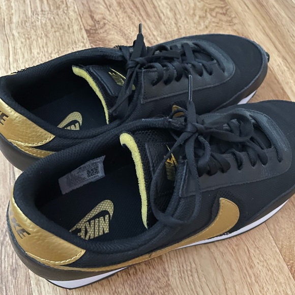 Nike Cortez Size 8.5 - Picture 6 of 7